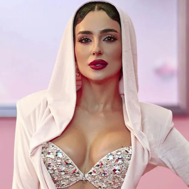 Анна Трінчер випустила новий трек «Любов-шутер»