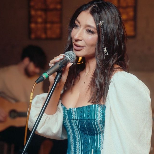 Оля Ракіцька випустила ностальгічну пісню «ДІМ»